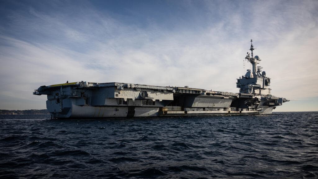 Détroit d'Ormuz : le porte-avions Charles de Gaulle se dirige vers le sud de la mer Rouge - Journalducameroun.com