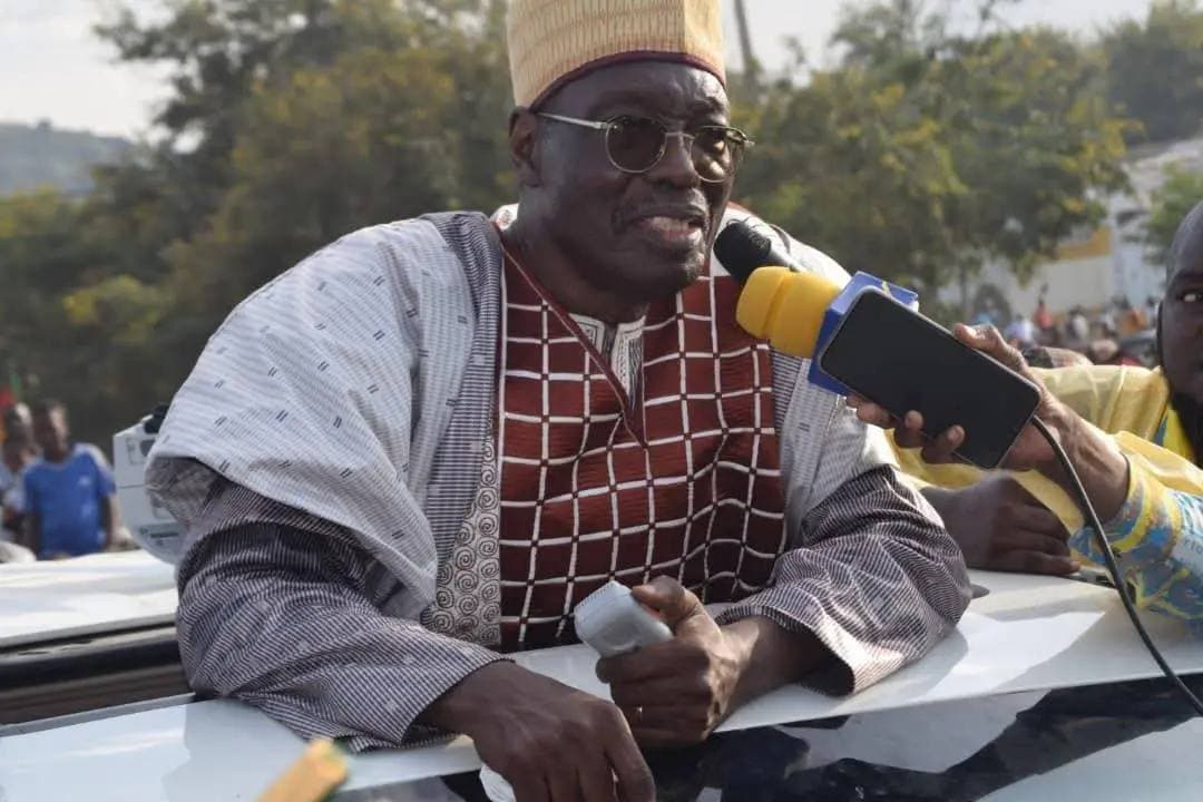 Changement pacifique et vigilance : Tchiroma mobilise le Grand Nord pour "garantir la transparence" du vote - Lebledparle