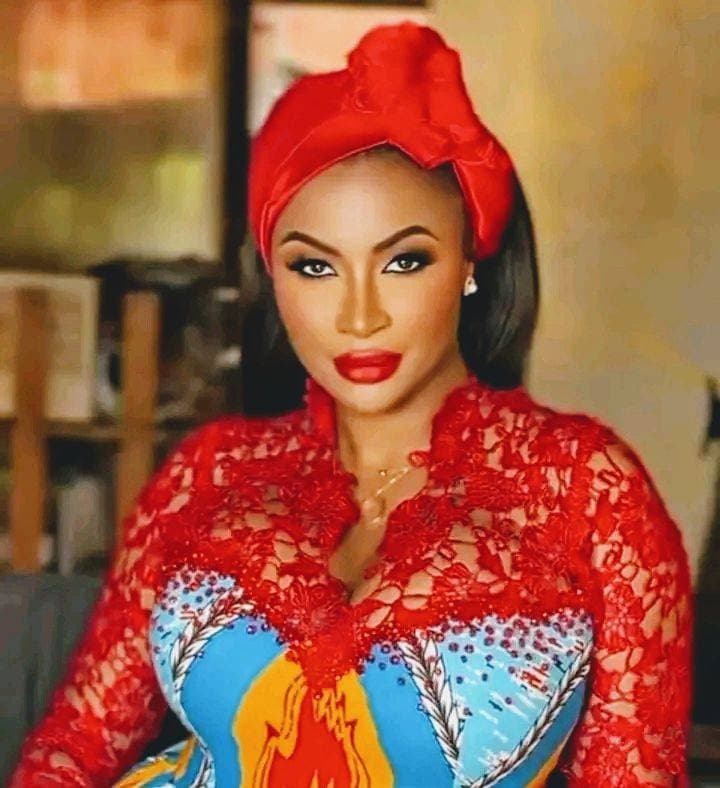 Vidéo : L’influenceuse Coco Émilia roule pour Paul Biya - Lebledparle