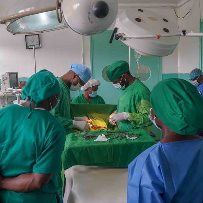 - Hôpital public : l'écorce soigne ce que l'État abandonne