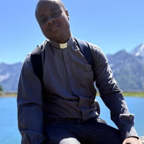 - L'Abbé François Emmanuel BOOCK du Diocèse d'Eseka retrouvé mort dans sa chambre en Italie.
