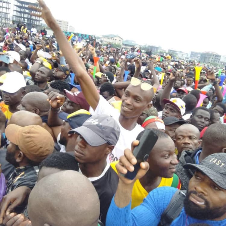 - Manifestants condamnés, putschistes présumés libres