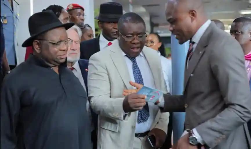 Afriland First Bank et Promote 2026 : quand le ministre fait le tour