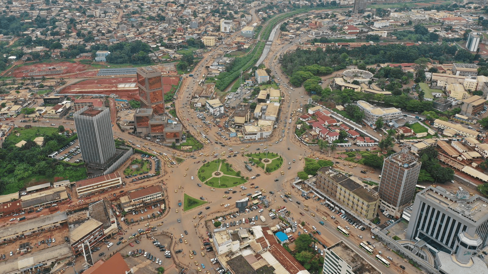 Arnaque à l’emploi : 13 membres d’un vaste réseau de traite humaine arrêtés au Cameroun