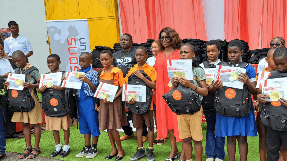 Boissons du Cameroun : 700 kits à 28 millions FCFA pour encourager l’excellence scolaire dans le NOSO