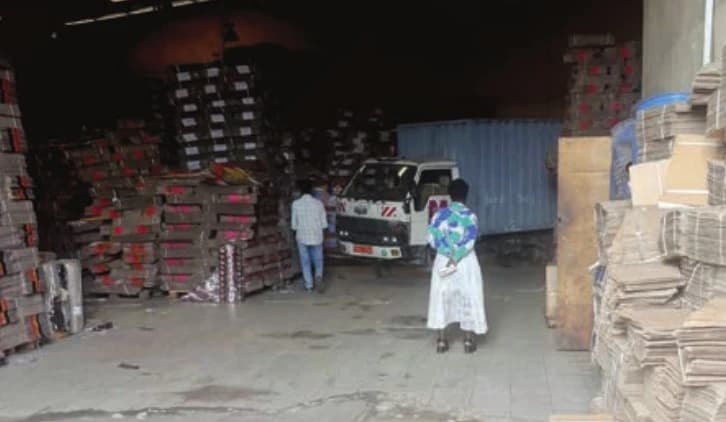 Bonabéri : une usine de contrefaçon de liqueurs démantelée par le Mincommerce