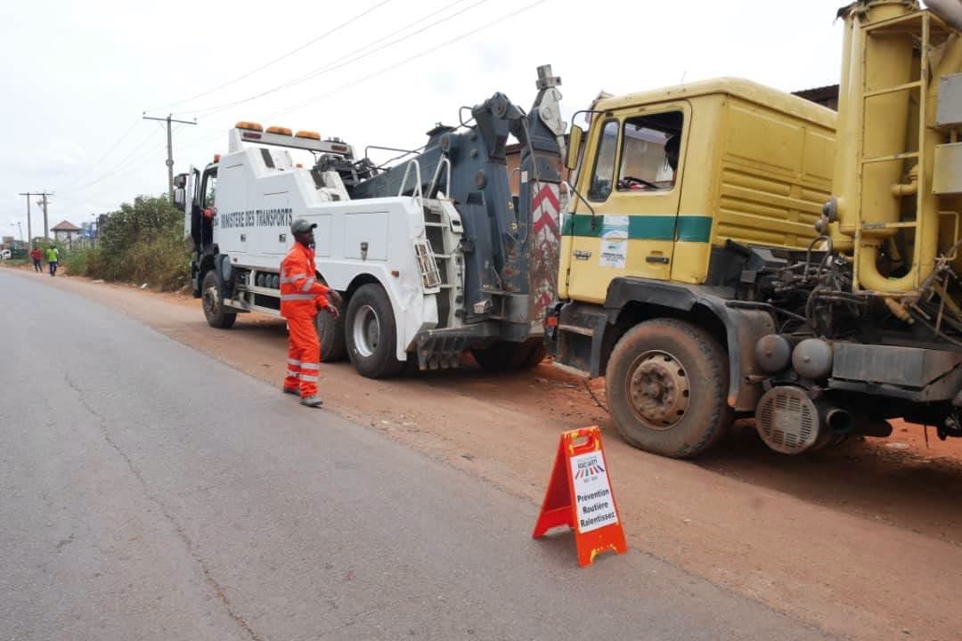 Cameroun : le ministère des Transports intensifie l’opération d’enlèvement des véhicules à risque sur les axes routiers