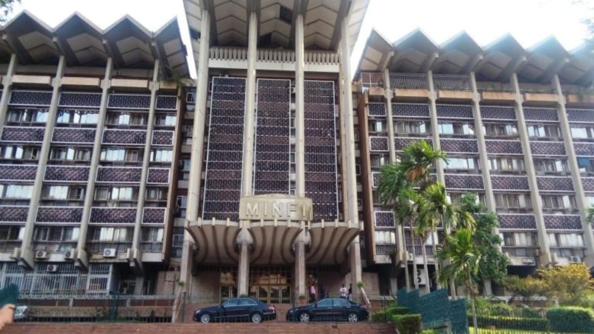 Cameroun : les salaires attendus enfin sous la barre des 35 % des recettes fiscales à l’horizon 2028