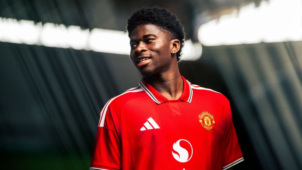 Carlos Baleba, la nouvelle recrue qui séduit déjà Bruno Fernandes à Manchester United
