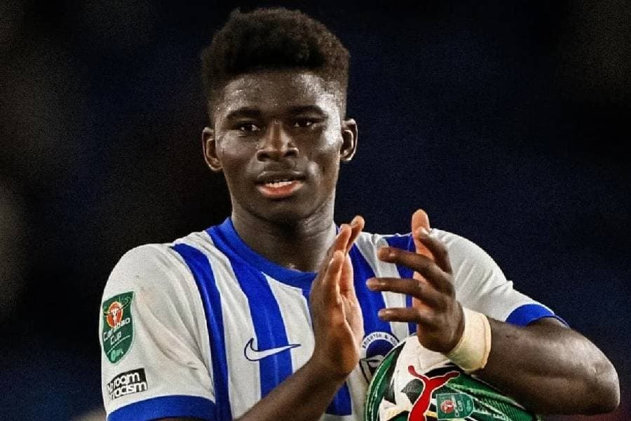 Carlos Baleba va signer à Manchester United, accord trouvé avec Brighton