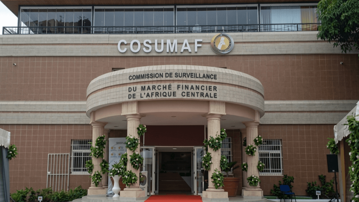 CEMAC : La Cosumaf délivre le tout premier agrément à une agence de notation financière