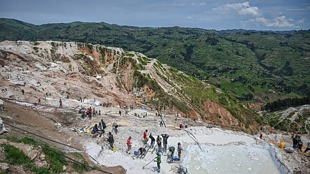 Central African Republic shuts Zamboye gold mine after deadly collapse