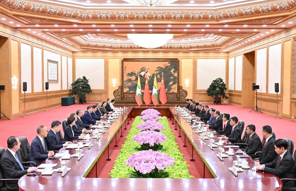 Chinese president holds talks with Myanmar counterpart on boosting cooperation