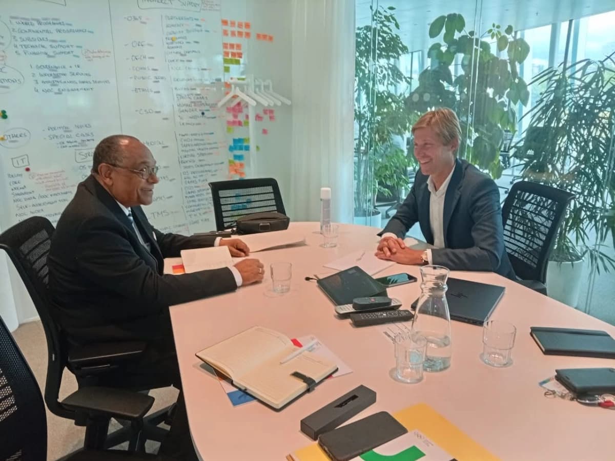 CNOSC : le président intérimaire, Grégoire Owona en visite de travail au siège du CIO à Lausanne