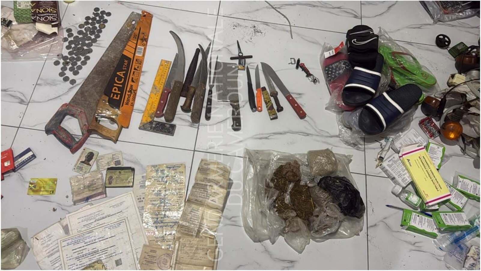 Douala : 13 suspects arrêtés avec 46 motos et 11 poignards dans un parking clandestin