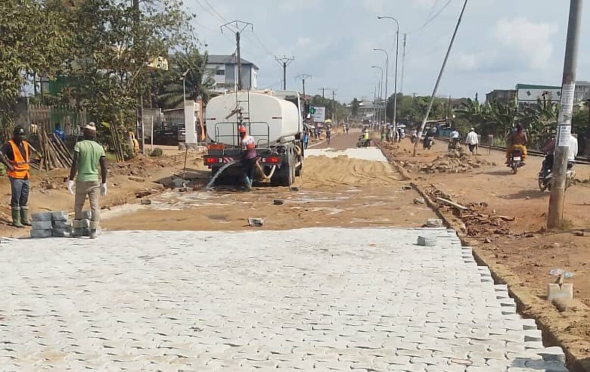 Douala: début des travaux de réhabilitation de la chaussée sur la rue Tobie Kuoh à Bonanjo pour un mois