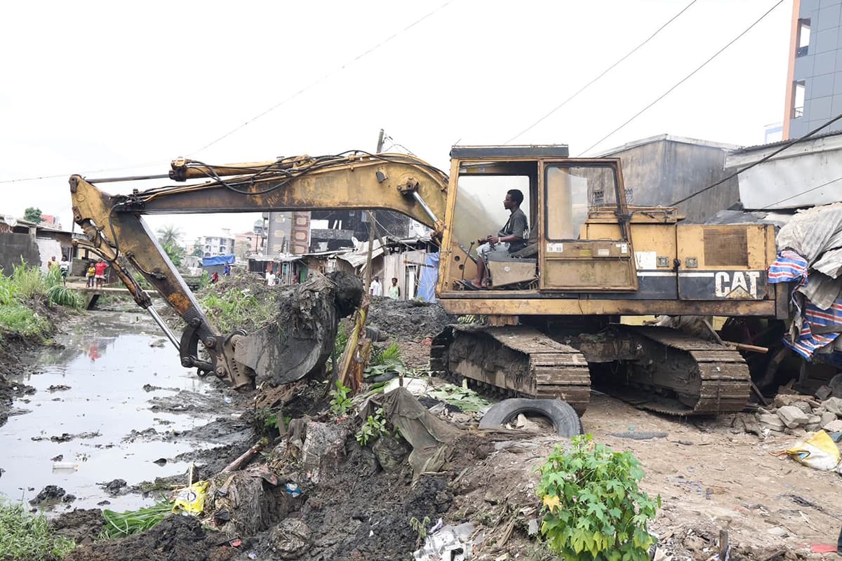Douala: la municipalité engage des travaux pour « prévenir plutôt que subir » les inondations
