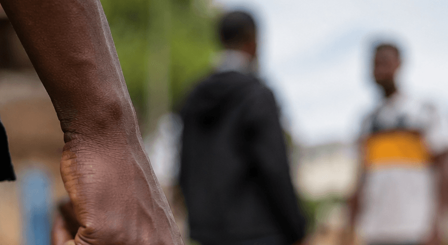 Extrême-Nord : une partie de « Ndjambo » dégénère, un jeune homme poignardé par un mineur