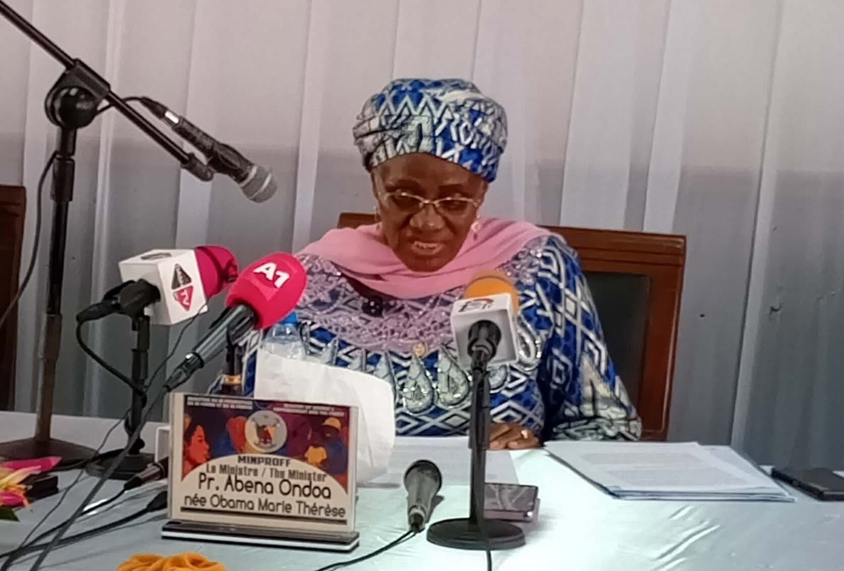Féminicides au Cameroun : Marie Thérèse Abena Ondoa annonce une proposition de loi en cours d’élaboration