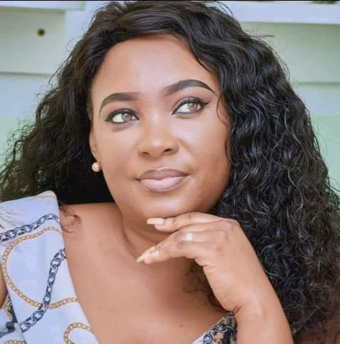 Féminicides : Douala Hélène Ekwessa hausse le ton contre la ministre Abena Ondoa