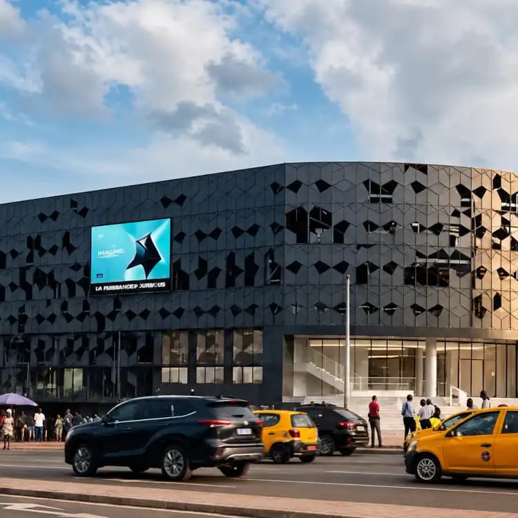 Francis Ngannou inaugure Venice Hall : un empire à Yaoundé