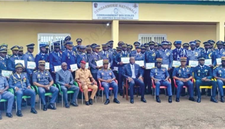 Gendarmerie : 55 commandants d’unités diplômés à Yaoundé