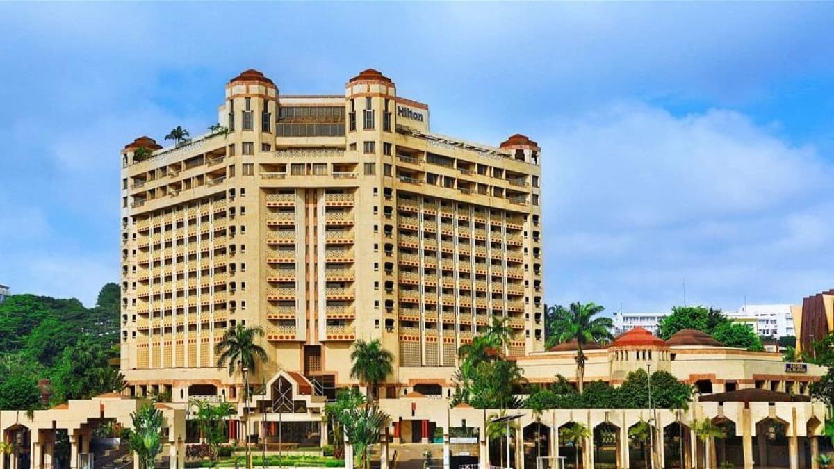 Hilton Yaoundé : les factures impayées des clients grimpent à 7,7 milliards FCFA (+31 %)