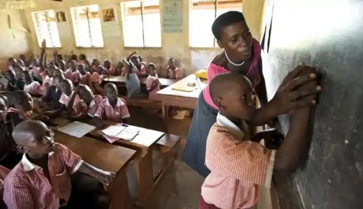 Instituteurs contractuels : le MINEDUB convoque des enseignants à l’Ouest