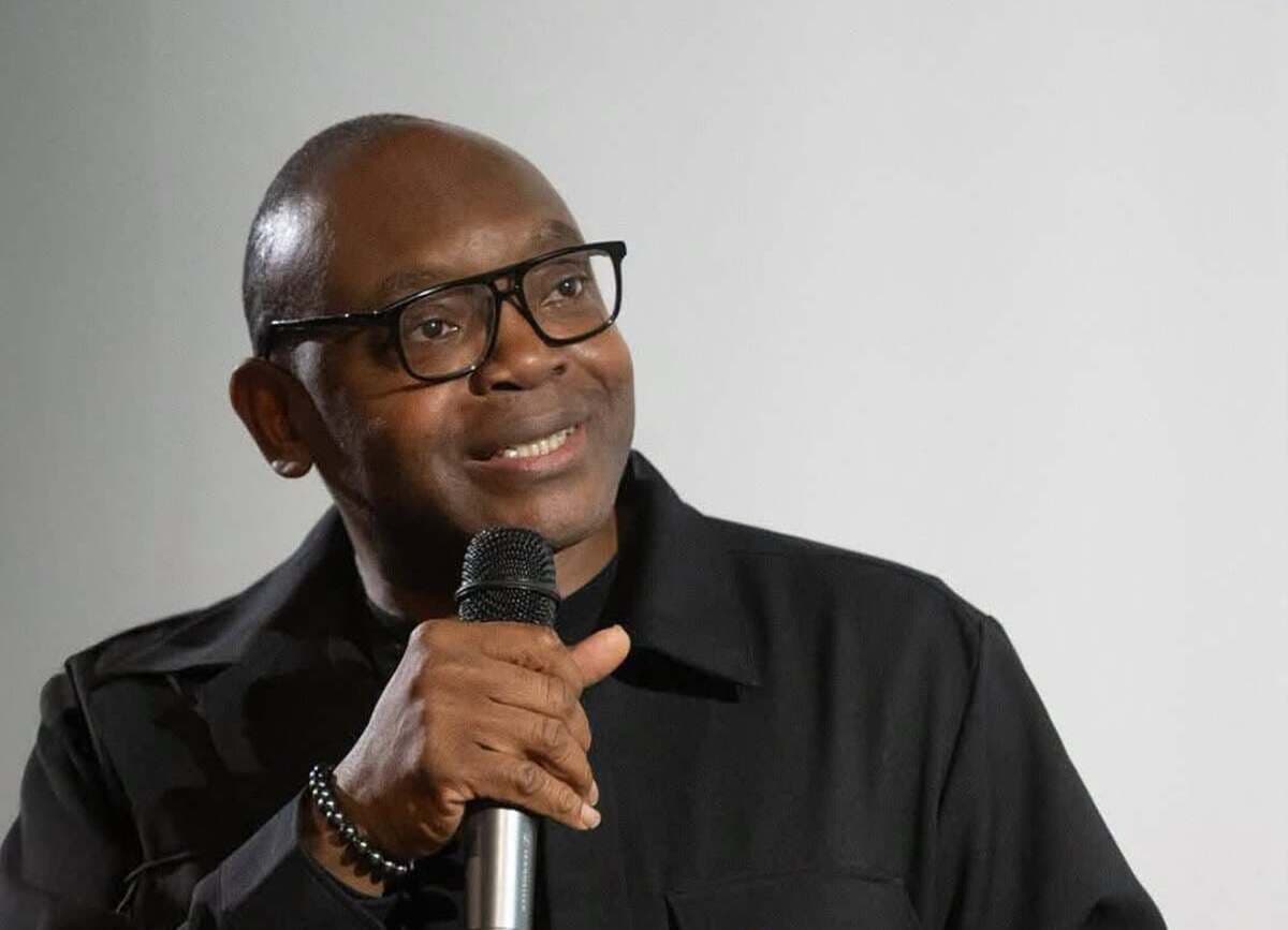 Jean-Pierre Bekolo s’attaque au « modèle Eto’o » : « la réussite individuelle ne libère pas le Cameroun »