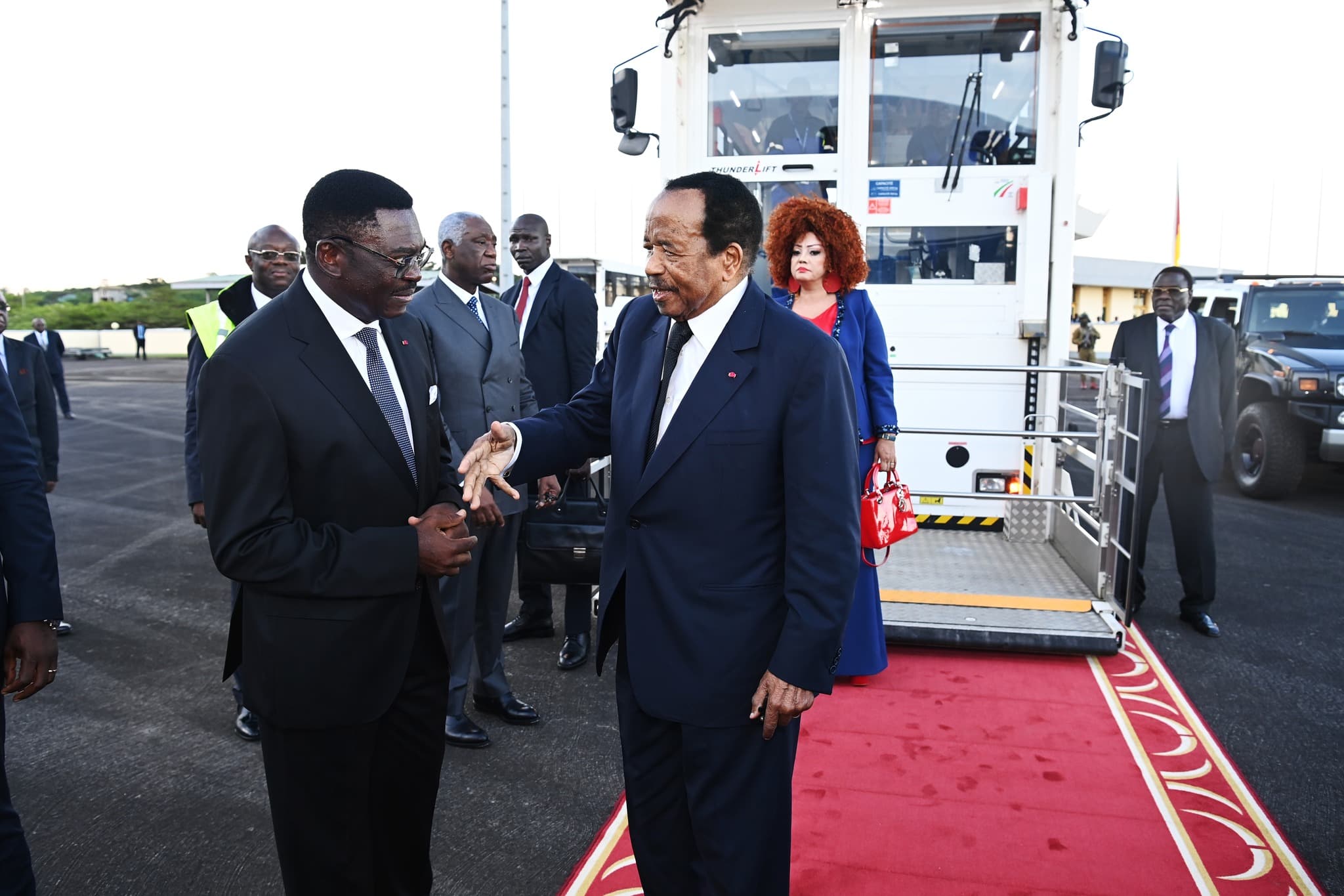 Jeudi 20 août : Polycarpe Essomba fixe une date pour le retour de Paul Biya