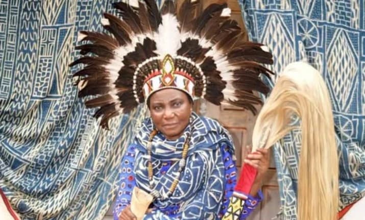 Joséphine Tchakoua, première femme cheffe traditionnelle en pays Bamiléké