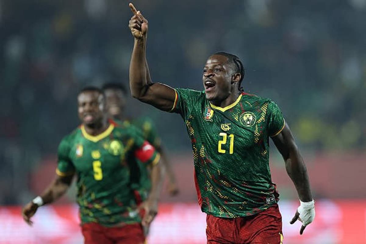 Karl Etta Eyong enflamme la Premier League, Everton et Tottenham à l’offensive