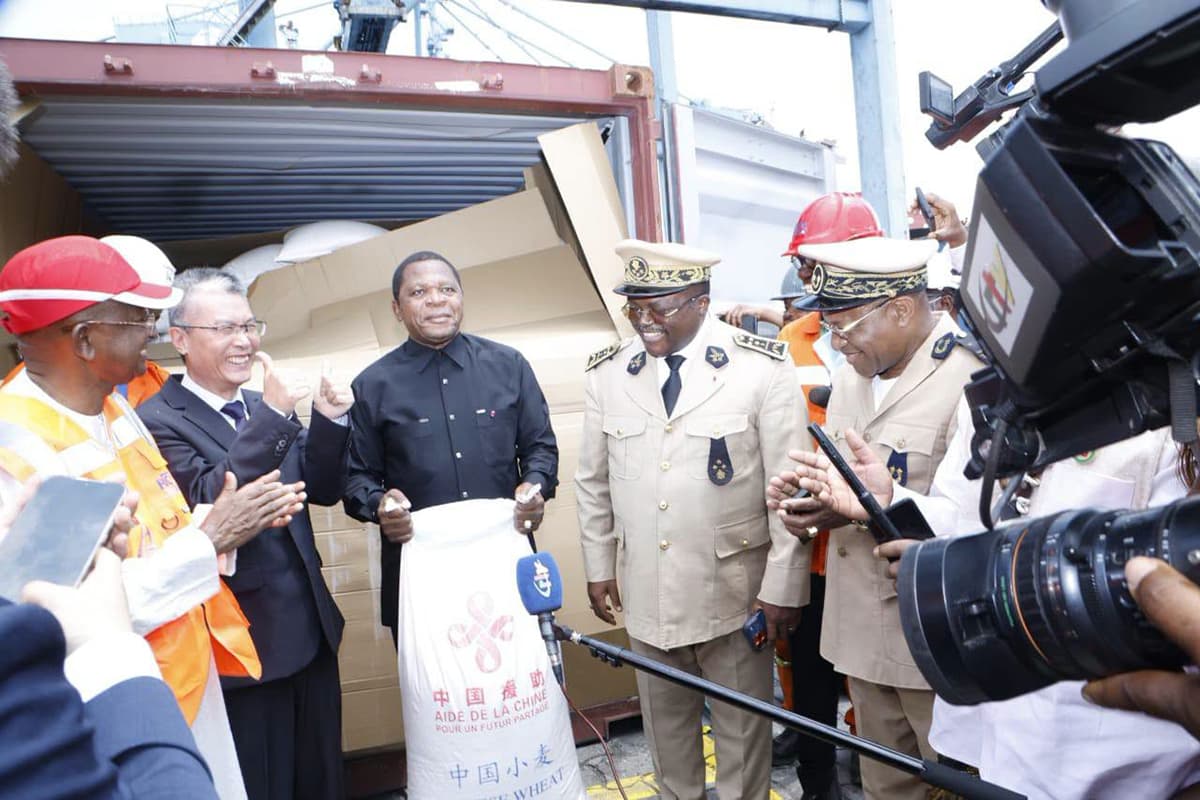 La Chine offre au Cameroun 1630 tonnes de riz et 880 tonnes de blé d’un montant de 20 milliards de Yuans