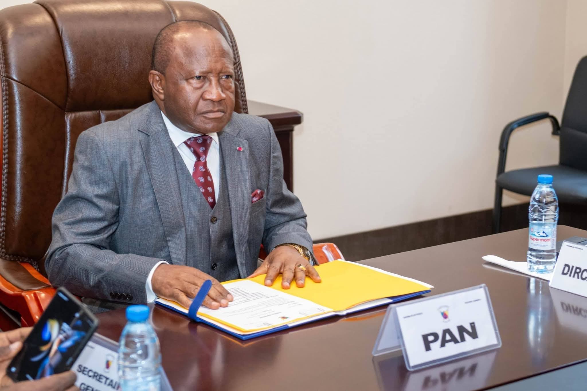 « Les Camerounais n’attendent pas des polémiques, mais des solutions » : Théodore Datouo secoue l’Assemblée nationale