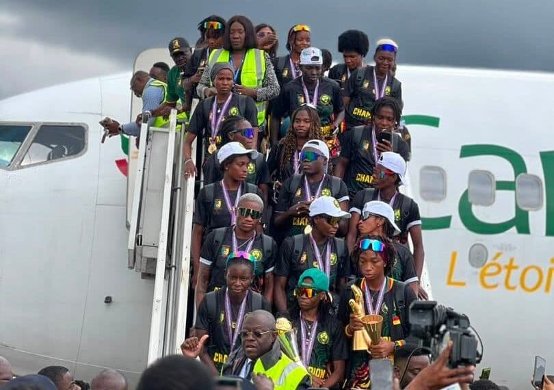 Les Lionnes Indomptables de retour au Cameroun avec le trophée de la CAN