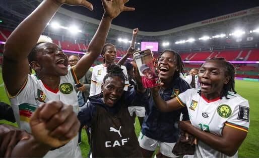 Les Lionnes Indomptables en appel vidéo avec Samuel Eto’o après la victoire face au Maroc