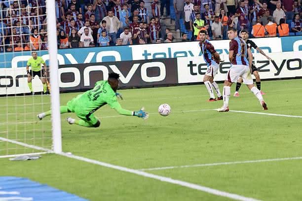 Ligue Europa : André Onana et Trabzonspor tombent à domicile face à Ferencváros