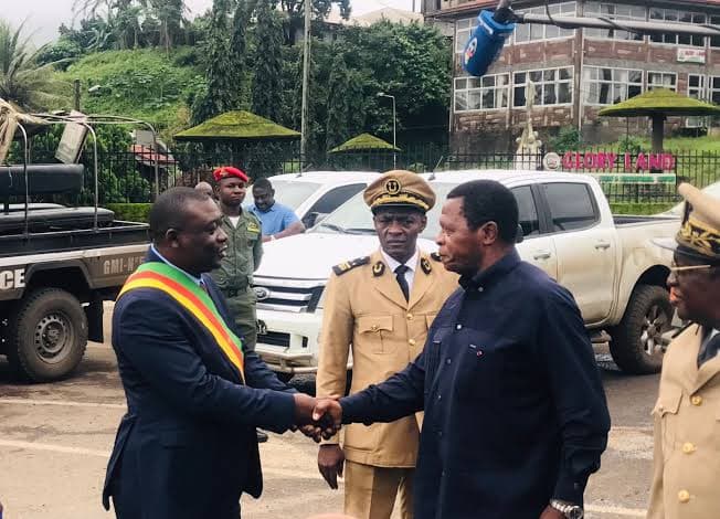 Limbé : Paul Atanga Nji apporte le soutien du couple présidentiel aux sinistrés
