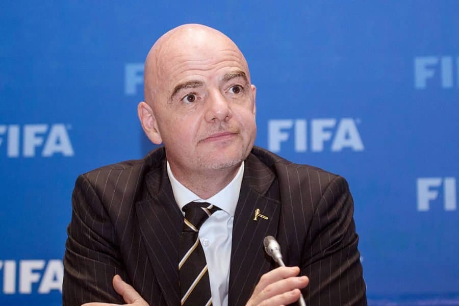 L’UEFA maintient la pression sur Gianni Infantino malgré l’abandon du projet contesté