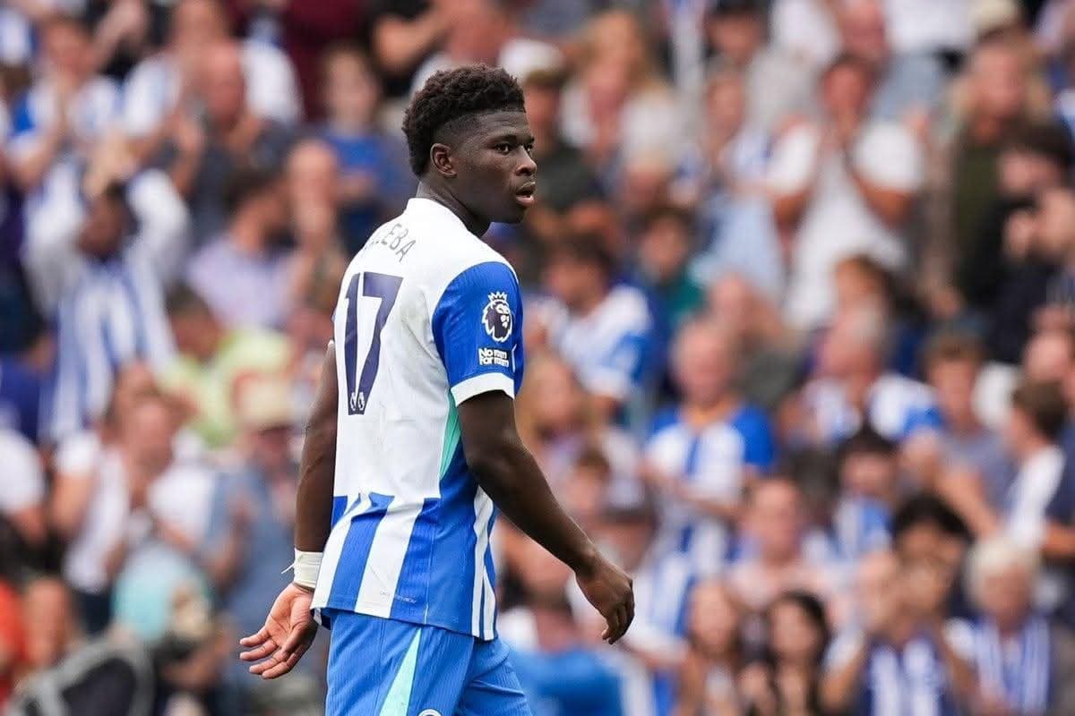 Manchester United accélère pour Carlos Baleba, une nouvelle offre attendue ce jeudi