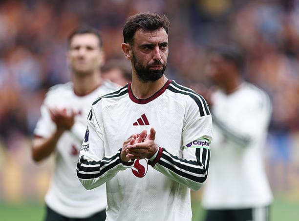 Manchester United : Bruno Fernandes encense Carlos Baleba