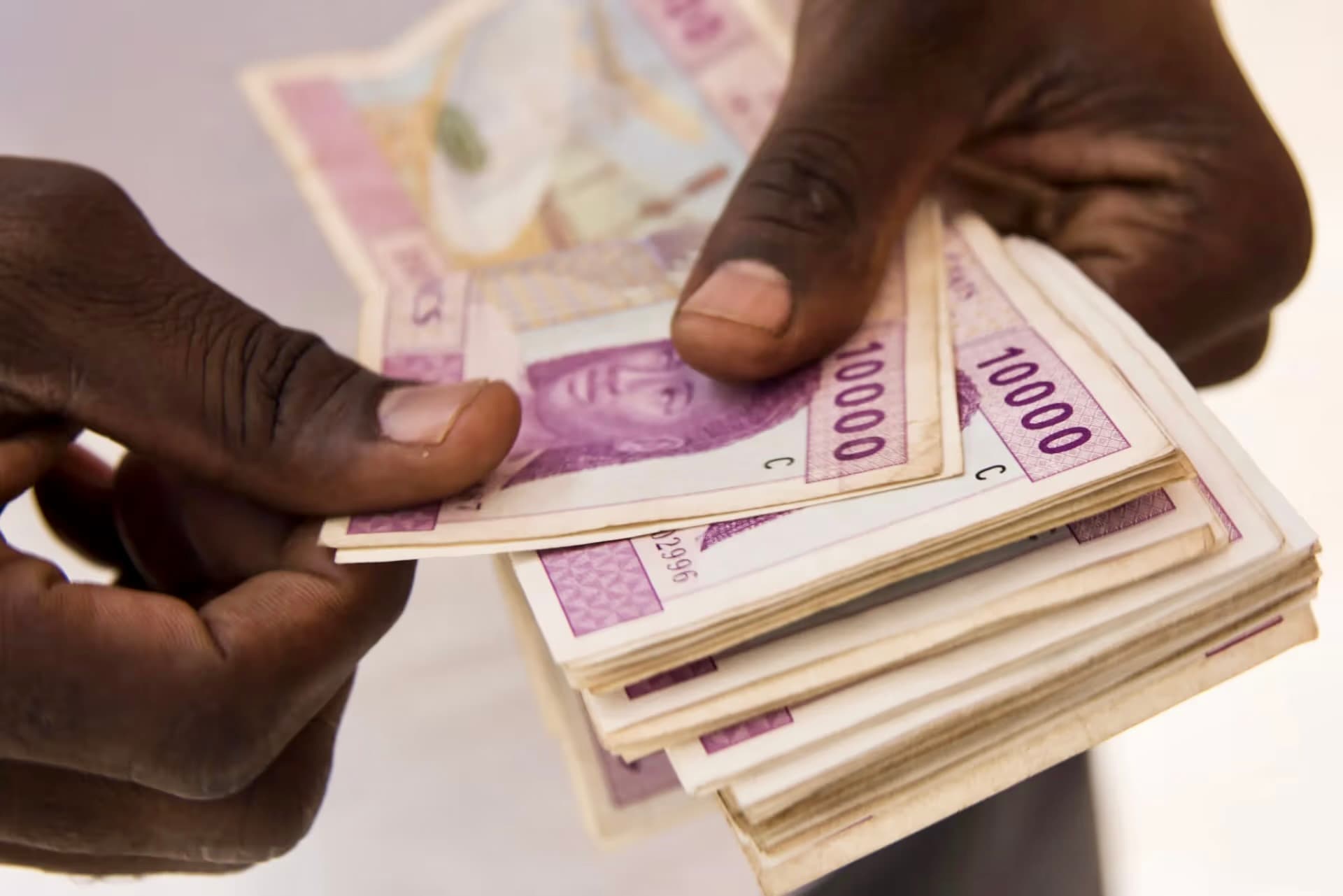 Marché des titres publics : le Cameroun lance six emprunts simultanés pour mobiliser 258 milliards FCFA