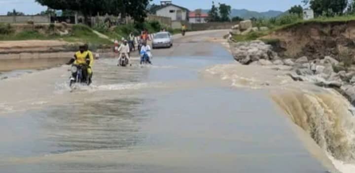 Maroua : un automobiliste emporté par les eaux du Mayo de Palar