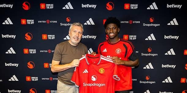 Mercato : Carlos Baleba signe à Manchester United