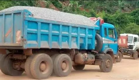 Olembe : le stationnement des camions de sable interdit à partir du 1er septembre