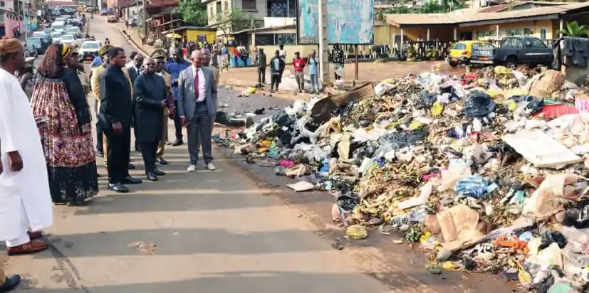 Ordures à Yaoundé : trois ministres sur le terrain, l’exécutif hausse le ton