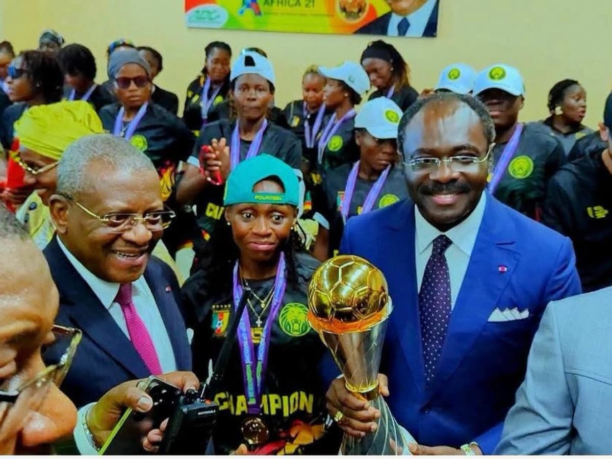 Présentation du trophée à Mouelle Kombi : le piège protocolaire pour débutants