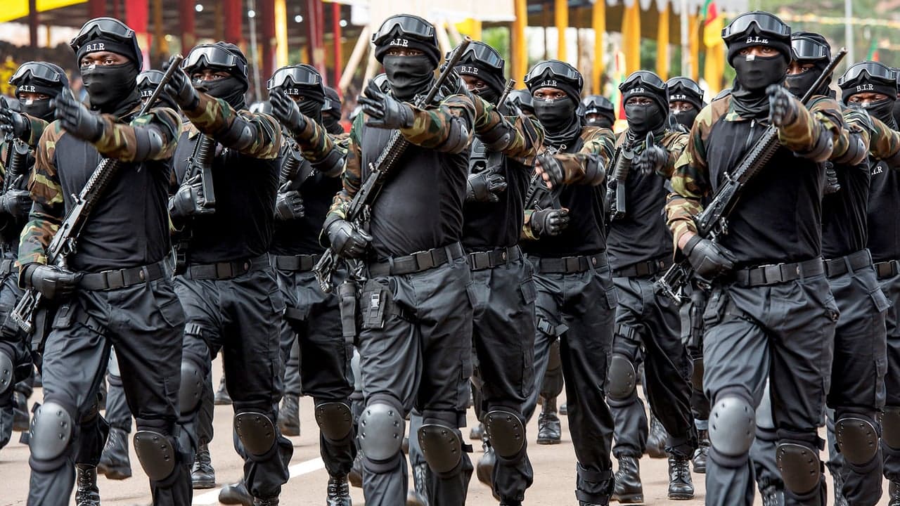 « Qui défend nos familles ? » : au Cameroun, Paul Biya doit-il craindre une grogne de l’armée ?
