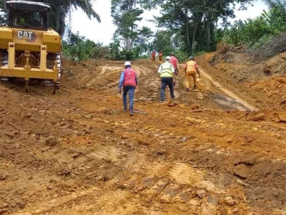 Route Ebolowa–Akom II–Kribi : les études d’exécution et le maintien de la circulation en cours