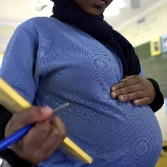 Probatoire ESG 2026 : Une candidate accouche d'un garçon à Monatélé au jour 2 de l'examen